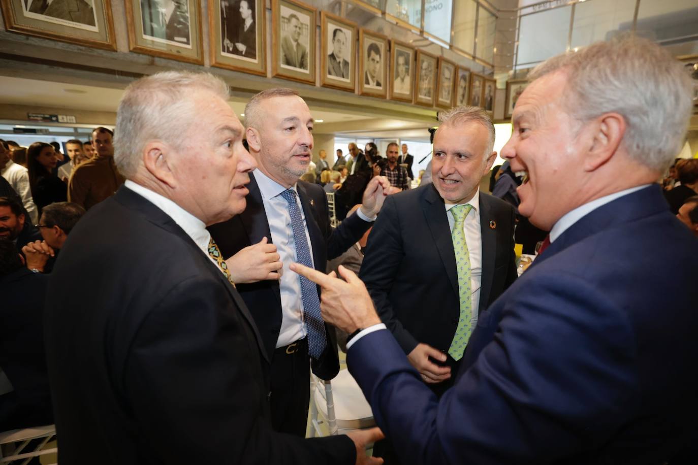 Fotos: La UD celebra su tradicional almuerzo de navidad