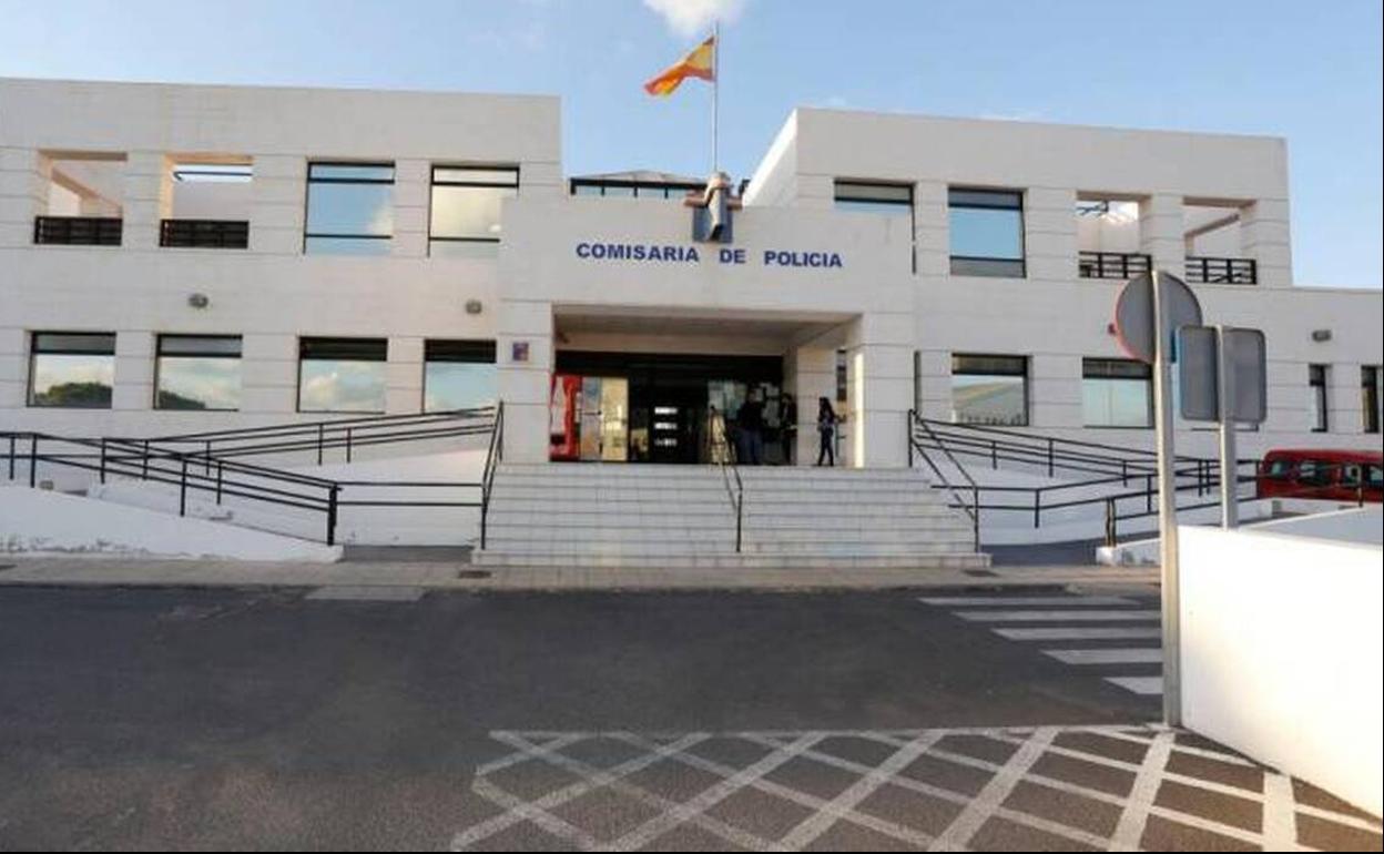 Dos niñas evitan que su padre mate a su madre a puñaladas en Málaga