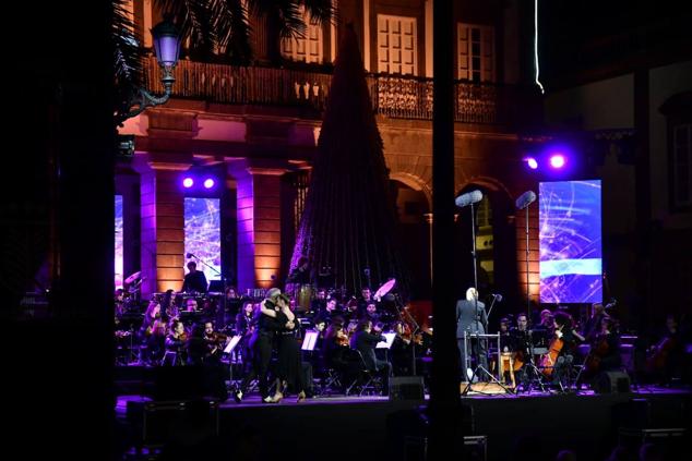 La Plaza de Santa Ana disfruta de la Navidad al ritmo de la música