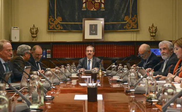 El CGPJ renueva el Constitucional en un pacto forzado que neutraliza la reforma de Sánchez 