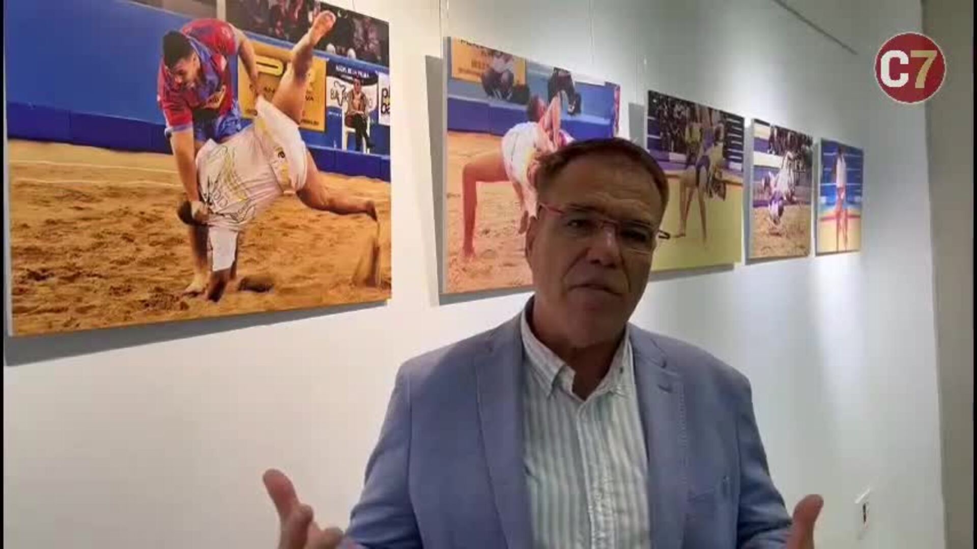 Pedro Reyes analiza su exposición histórica sobre la lucha canaria