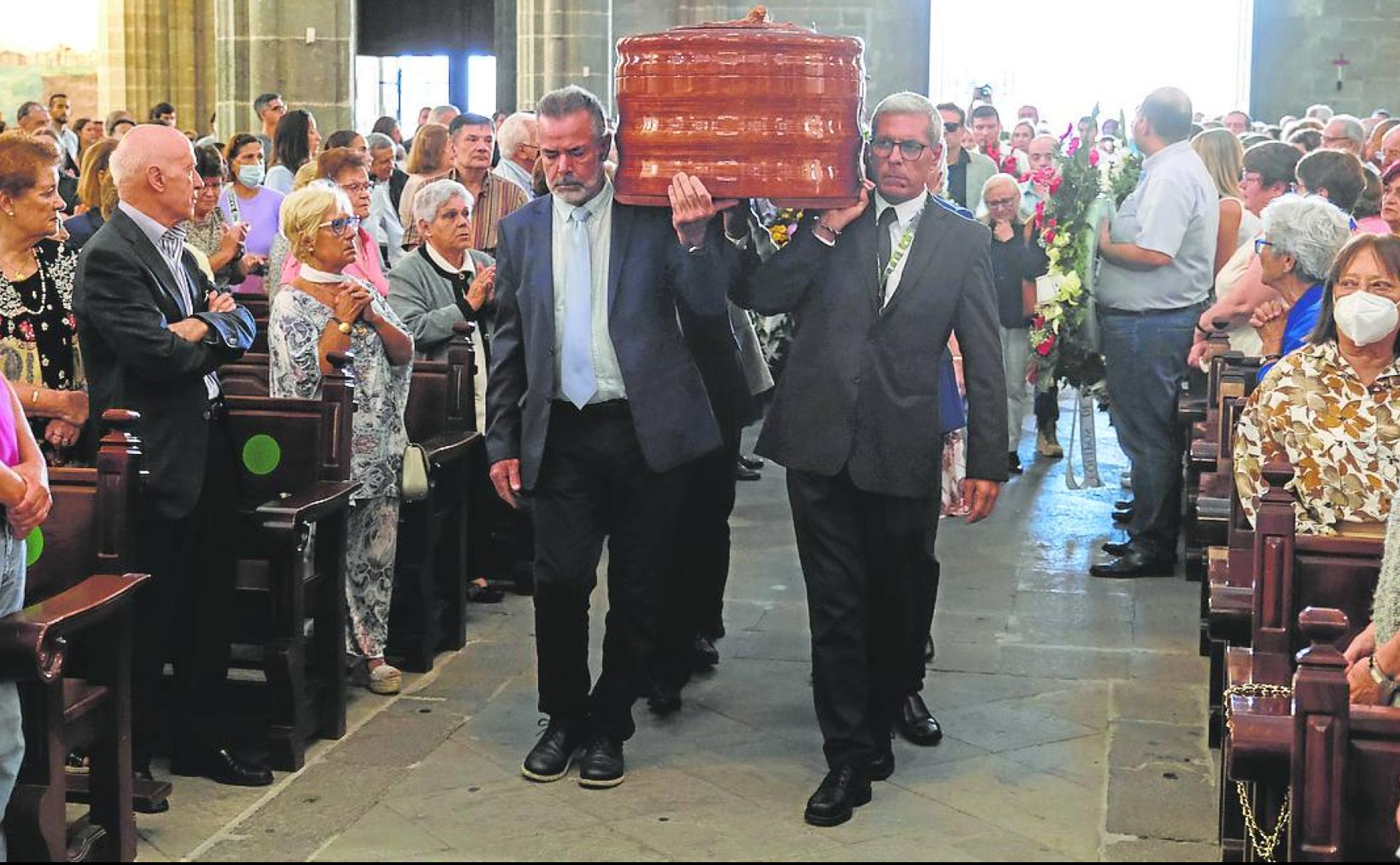 Imagen del sepelio de Pedro Fuertes. 