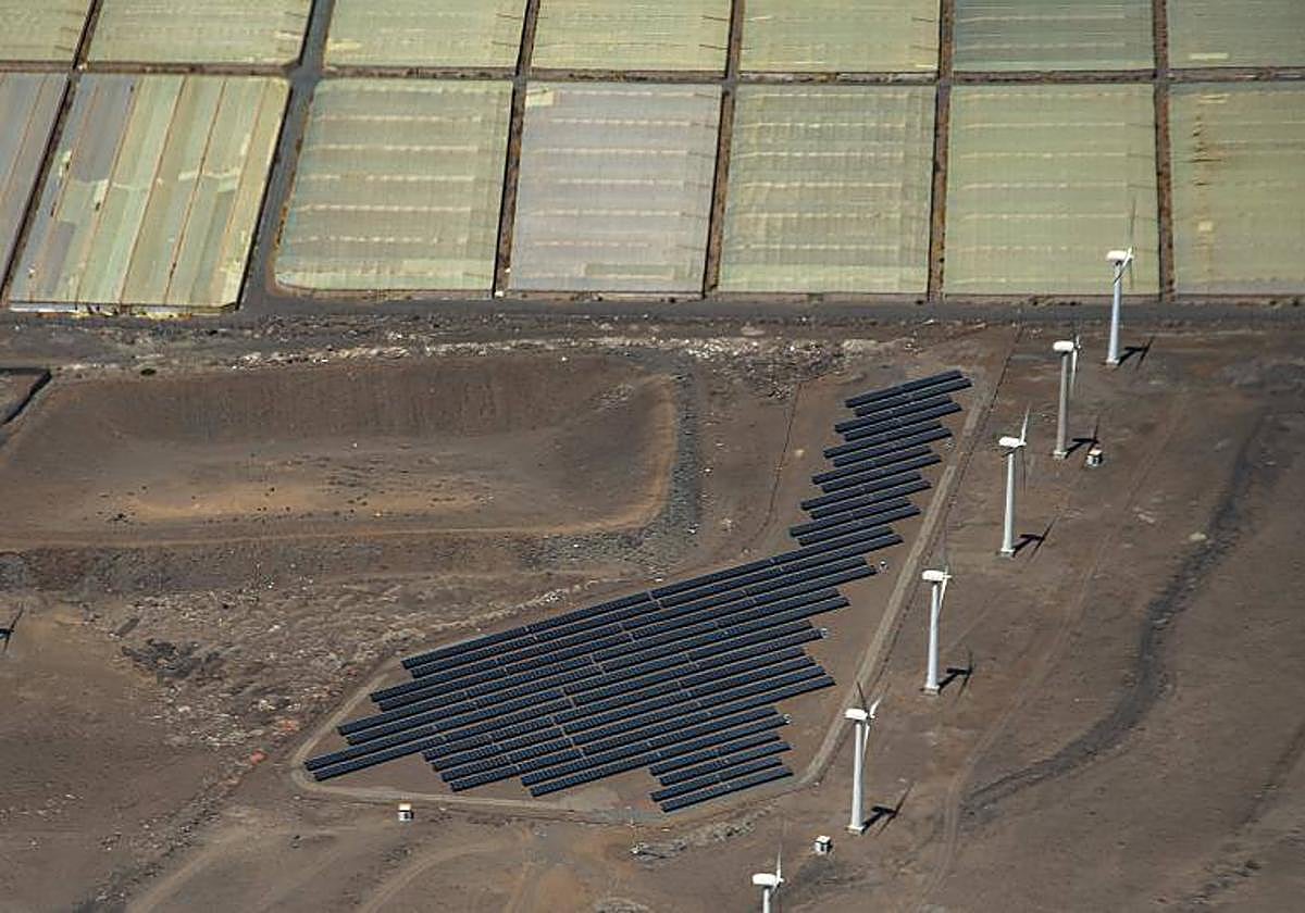 Paneles solares en Juan Grande, San Bartolomé de Tirajana.