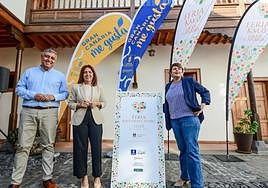 Imagen de la presentación. De derecha a izquierda, Servando González, Carmen Hernández y Minerva Alonso.