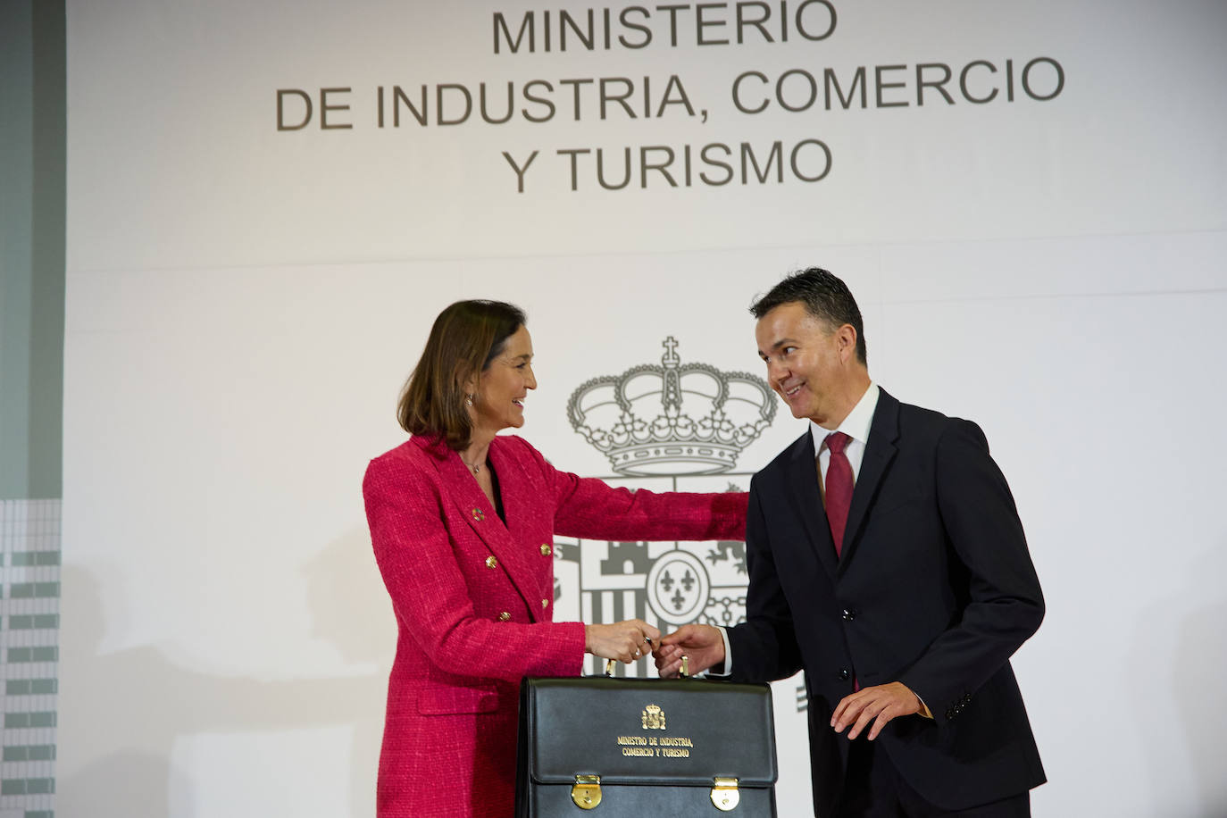 Toma de posesión del nuevo ministro de Turismo, Héctor Gómez