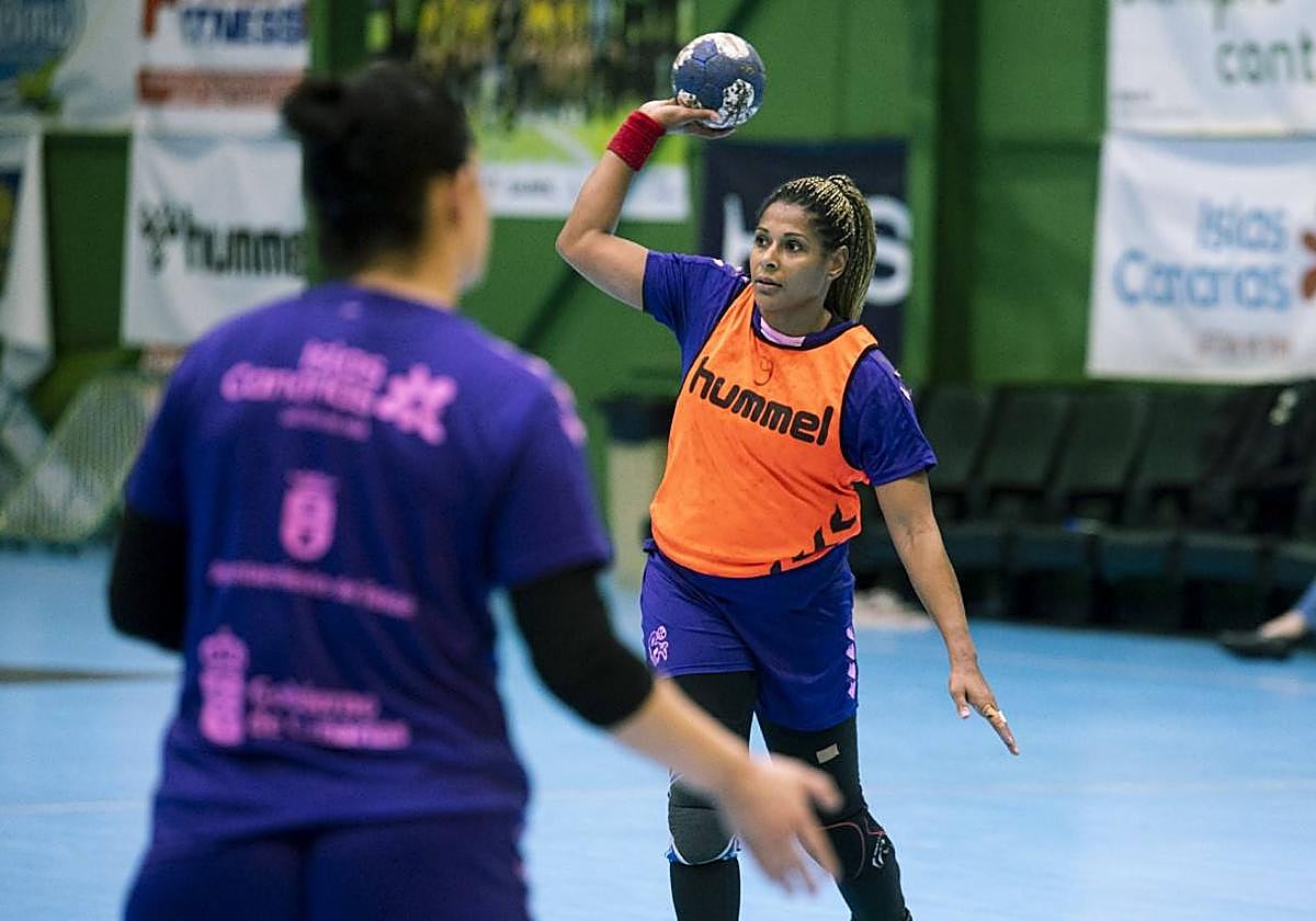 Marta Mangué, jugadora del Rocasa.