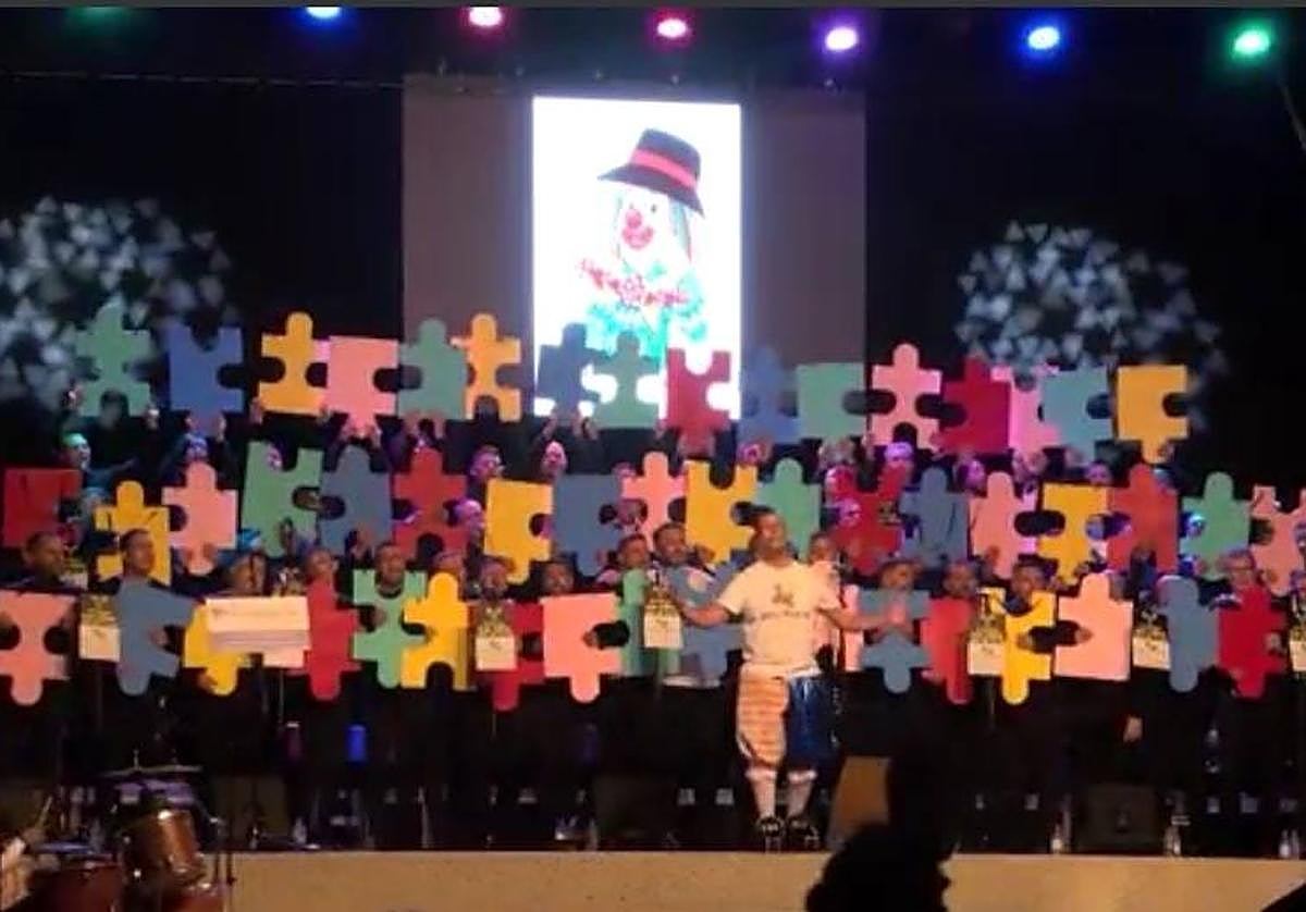 Un momento de la actuación de Los Legañosos en el concurso capitalino de murgas.