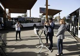 Presentación este pasado miércoles de cuatro nuevas guaguas de transporte interurbano.