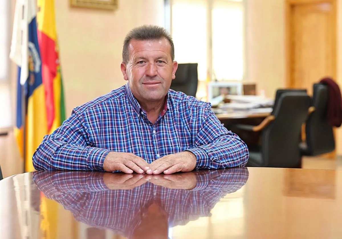 El alcalde Matías Peña, que es también presidente de la empresa mixta Aguas de Antigua.