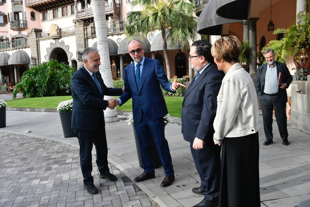 Torres se reúne con el presidente y editor de Forbes España, Andrés Rodríguez