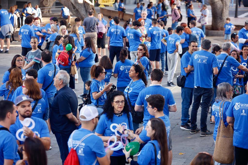 Marcha azul para concienciar sobre el autismo