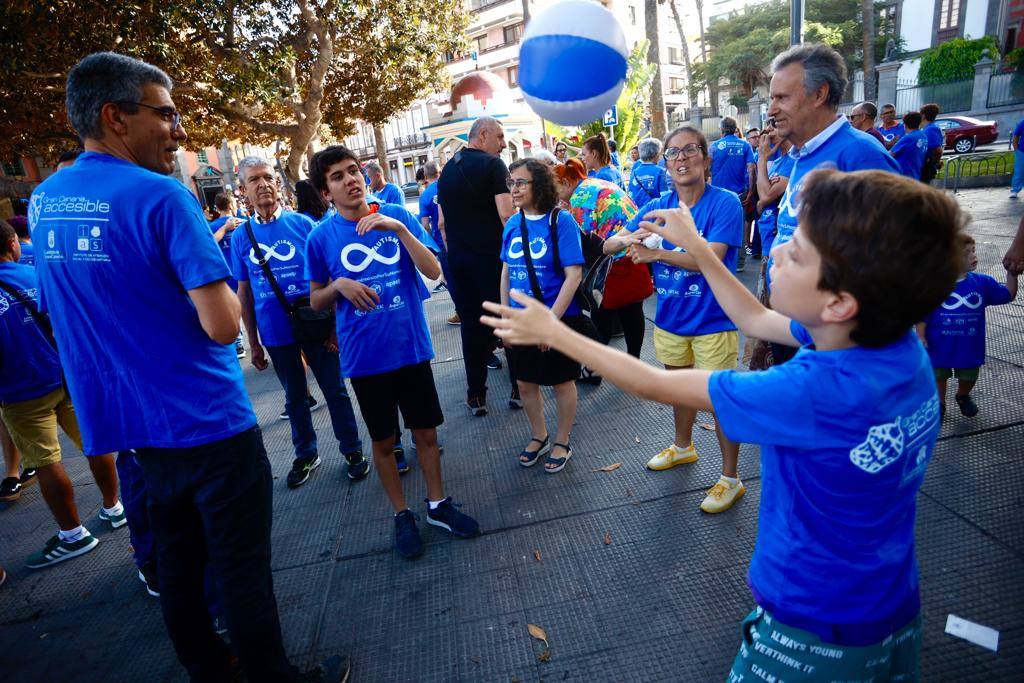 Marcha azul para concienciar sobre el autismo
