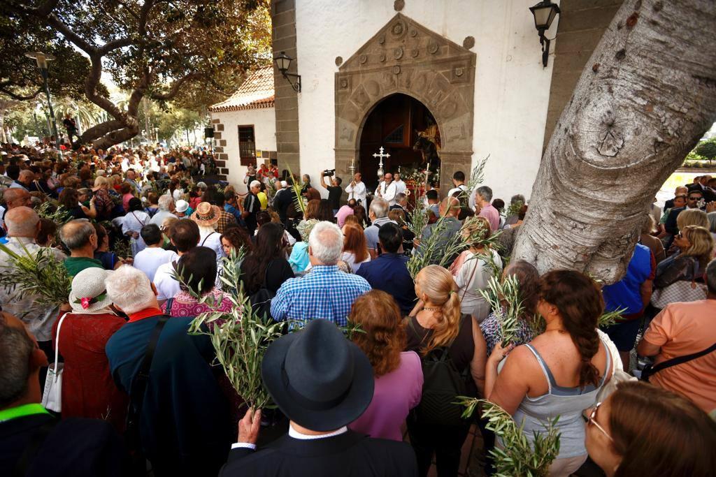 El Señor de La Burrita sale en procesión