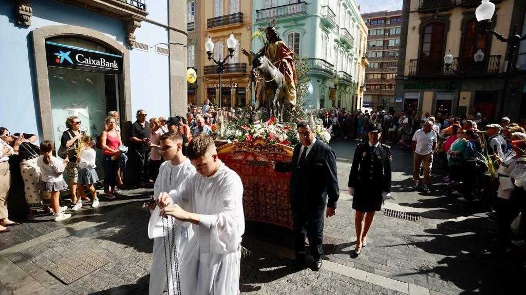 El Señor de La Burrita sale en procesión