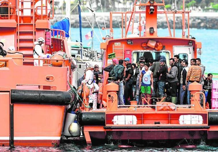 La inmigración irregular en Canarias decrece un 63% en 2023