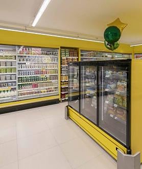 Imagen secundaria 2 - HiperDino invierte 460.000 euros en la reforma de uno de sus establecimientos turísticos