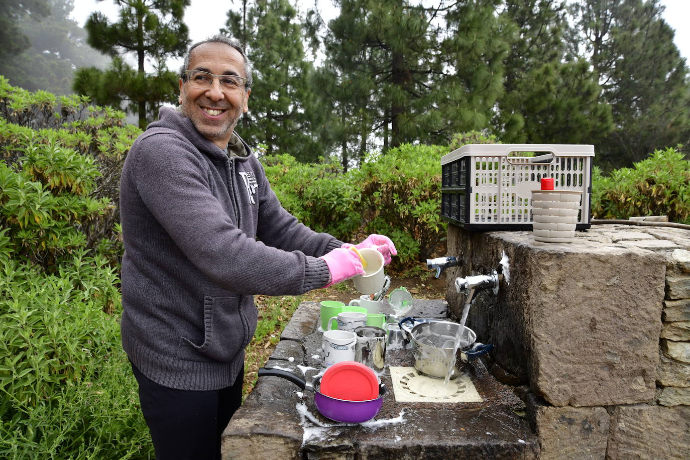 Las familias disfrutan de unas vacaciones diferentes acampando en la cumbre