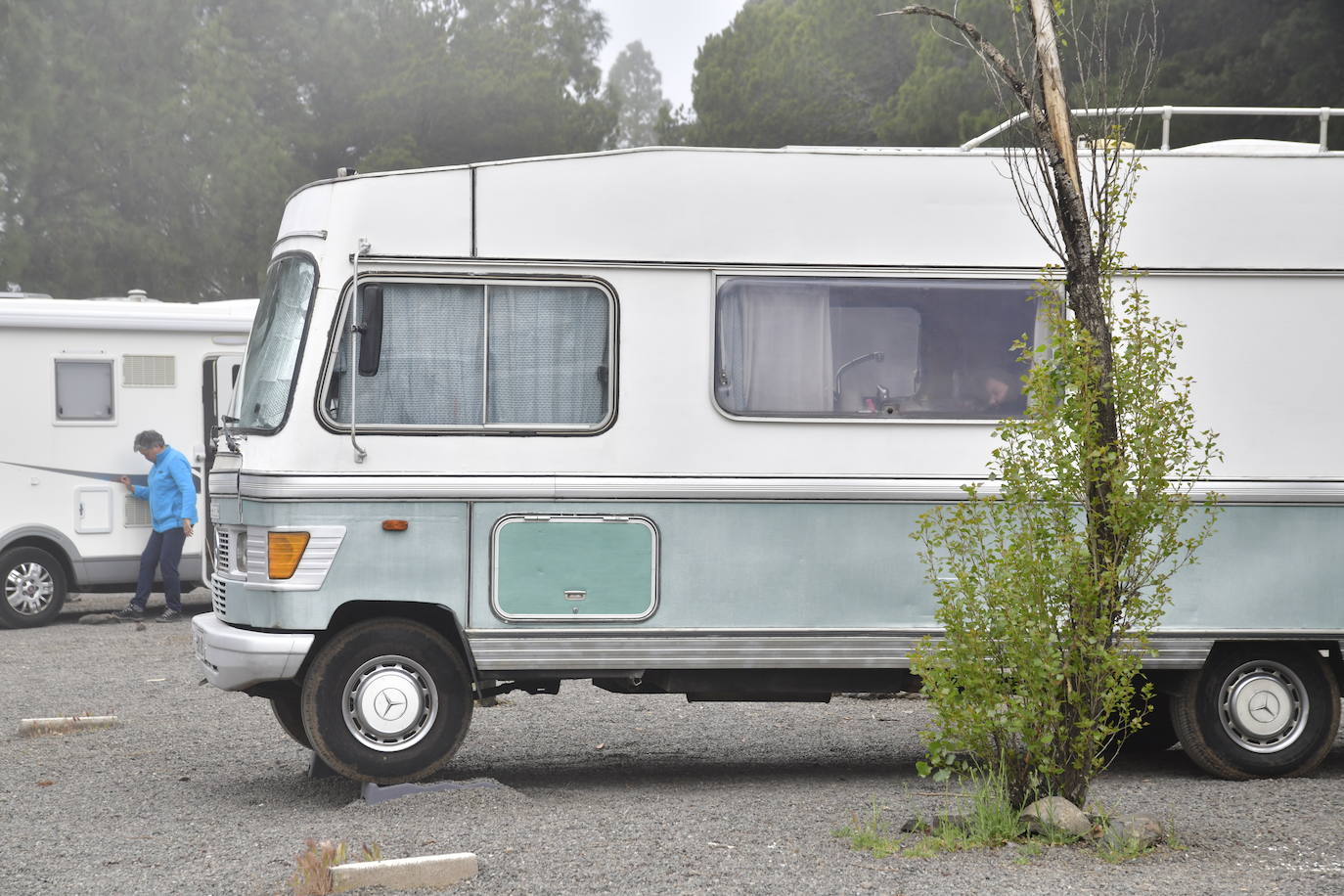 Las familias disfrutan de unas vacaciones diferentes acampando en la cumbre