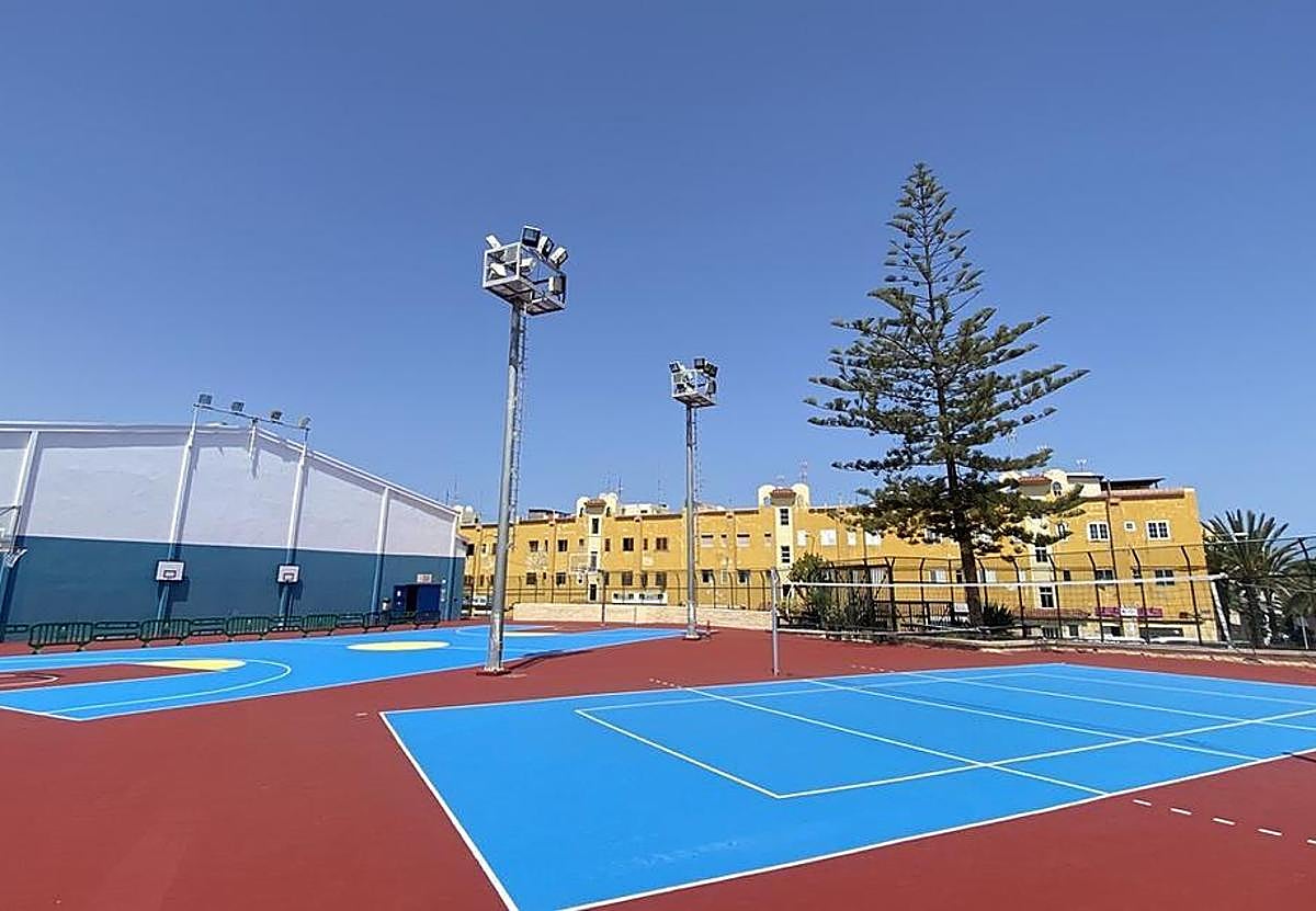 Imágenes de las canchas exteriores.