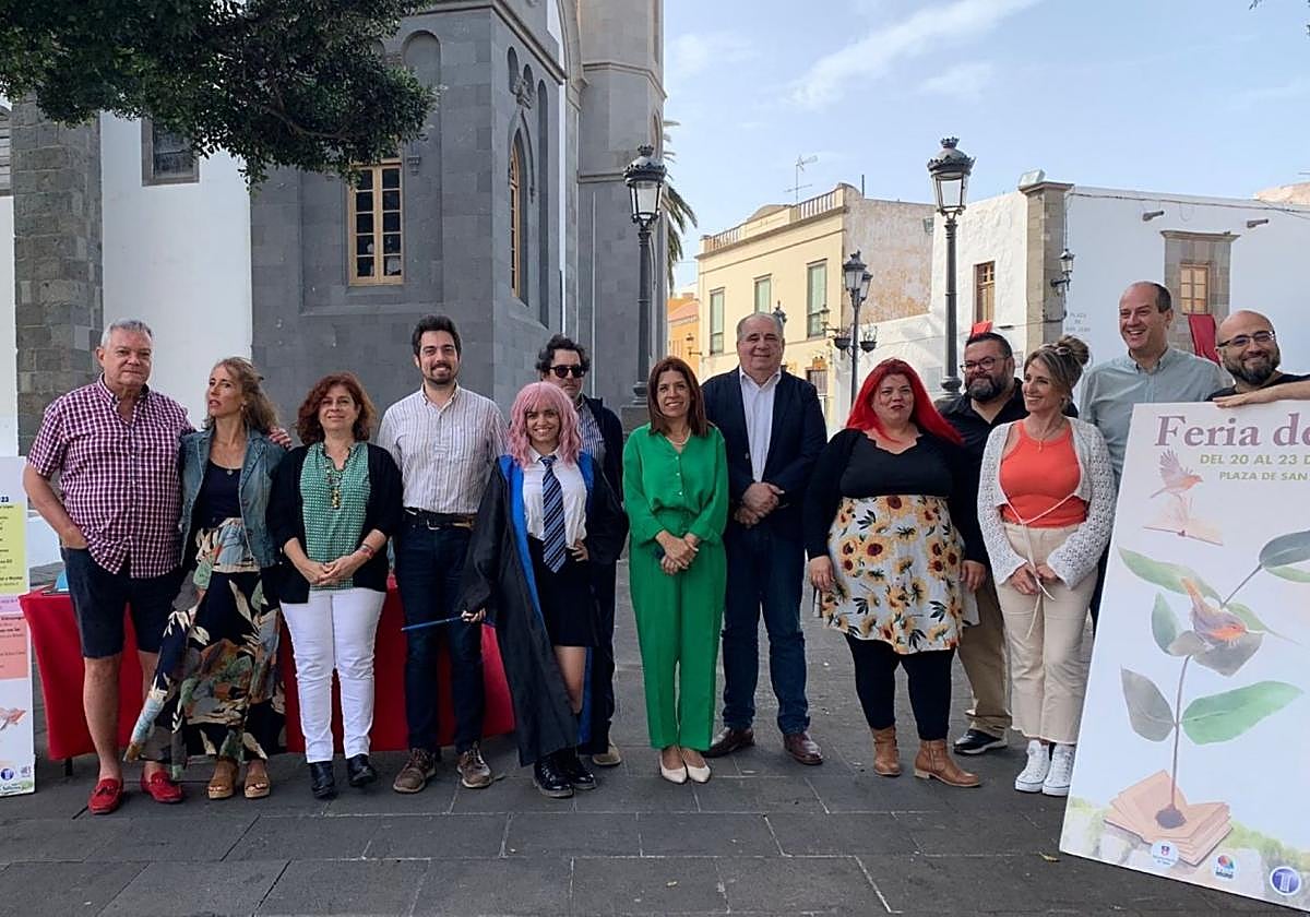 Imagen del acto de presentación en la plaza de San Juan.