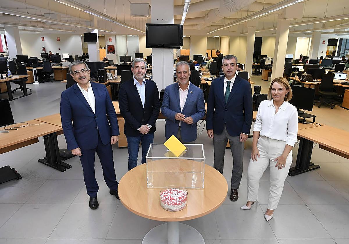 Román Rodríguez (NC), Fernando Clavijo (CC), Ángel Víctor Torres (PSOE), Manuel Domínguez (PP) y Noemí Santana (Podemos), este viernes en CANARIAS7.