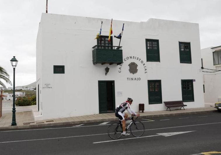 Consitorios y Cabildo ganan plantilla con respecto a 2022
