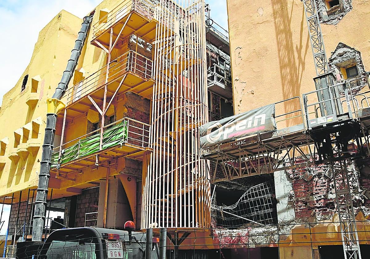 La Fecam defiende que el retraso de las licencias de obras no es atribuible a los funcionarios.