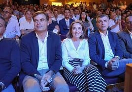 Los dirigentes populares, durante el acto de este domingo.