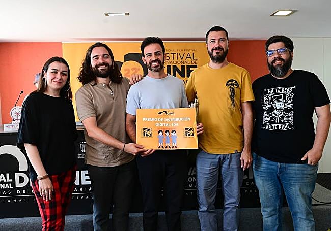 Entrega del premio de Digital 104, en la mañana de este lunes.