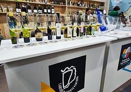 Parte del expositor de Fuerteventura en la feria gastronómica, con una selección de aceites.