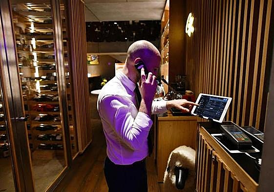 Interior del restaurante Amelia, en San Sebastián.