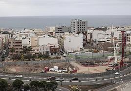 Imagen de los inicios de la obra junto al huerto urbano.