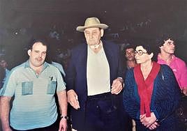 Cubas, Faro de Maspalomas y su hija.