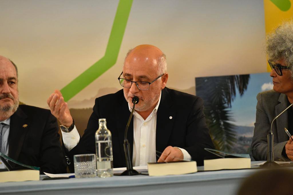 Antonio Morales presenta su sexto libro: &#039;En la senda de la ecoísla&#039;