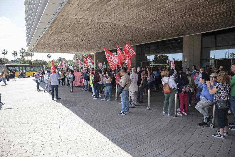 Los funcionarios de justicia secundan la huelga en la capital grancanaria