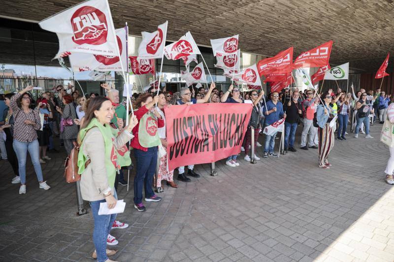 Los funcionarios de justicia secundan la huelga en la capital grancanaria