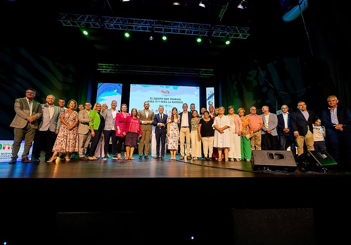 La presentación de la lista del BNR-NC al Consistorio de Gáldar dejó chico el Centro Cultural Guaires.