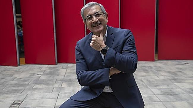 Imagen después - Román Rodríguez (NC) ya peinaba canas antes de iniciar la campaña.