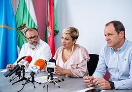 Un momento de la rueda de prensa ofrecida por Francisco García, Ana Hernández y Óscar Hernández.