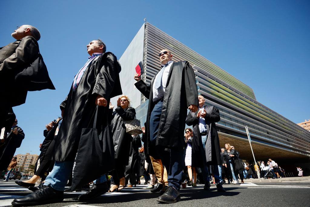 Los abogados de la capital grancanaria toman las calles para reclamar mejoras