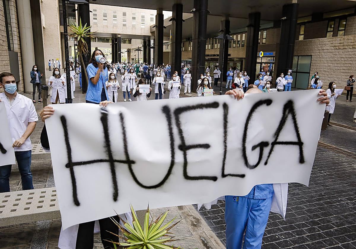 Imagen de archivo de la huelga de médicos temporales de 2020.