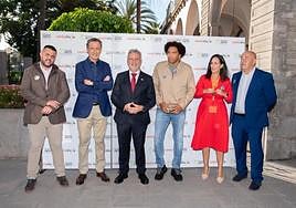 Foto de familia en la presentación de la fundación.