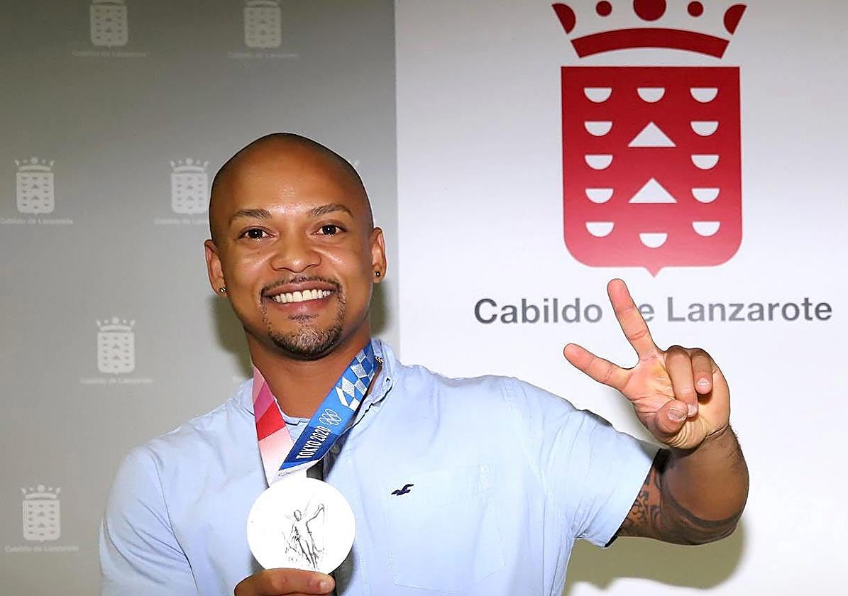 Ray Zapata, plata en los Juegos Olímpicos en Japón.