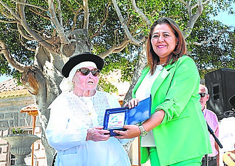 Imagen secundaria 1 - Los visitabtes pudieron disfrutar de la Fiesta del Queso.
