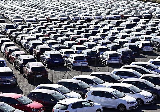 El mercado de coches empieza a sufrir con la subida de los tipos de interés.