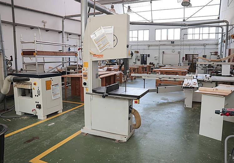 Unos de los talleres del centro.