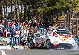 Imagen de aficionados presentes en uno de los tramos del Islas Canarias en años pasados.