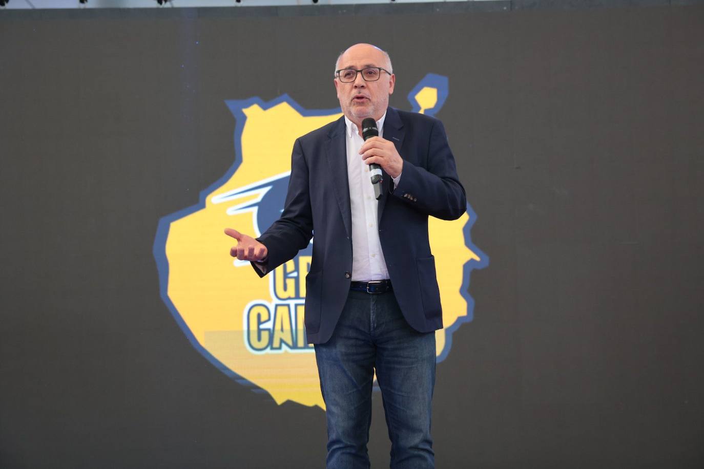 La afición agasaja al Granca