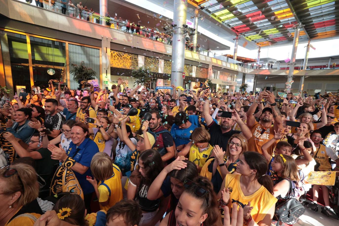 La afición agasaja al Granca