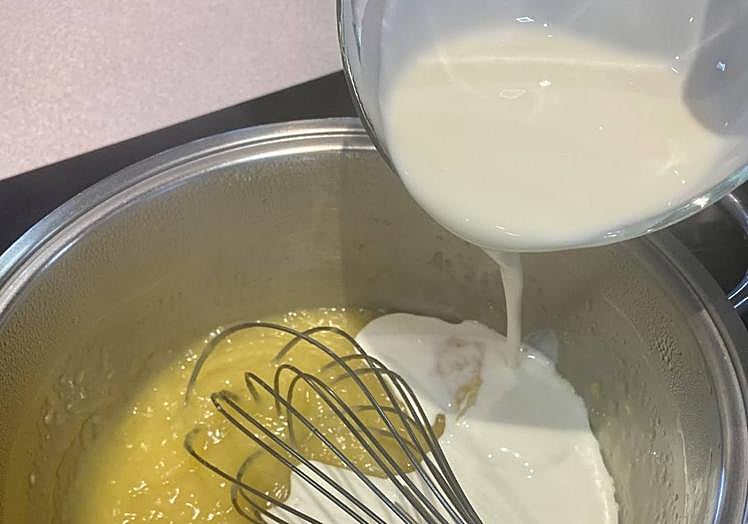 Incorporamos la nata e integramos